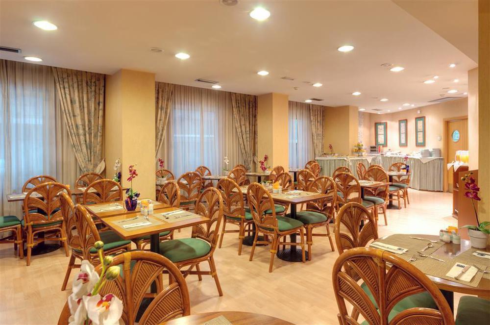 Hotel Elche Centro , Affiliated By Melia Restoran foto